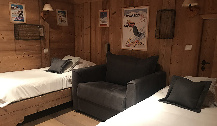 Double bed family suite